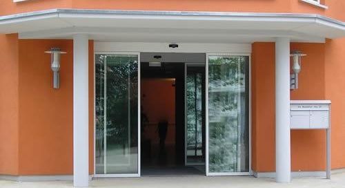 Los nuevos sistemas de automatismo en las puertas de garaje - Nuevas puertas automáticas