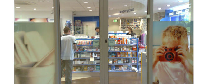 Farmacias con puertas automáticas de calidad - Puertas automaticas de farmacia