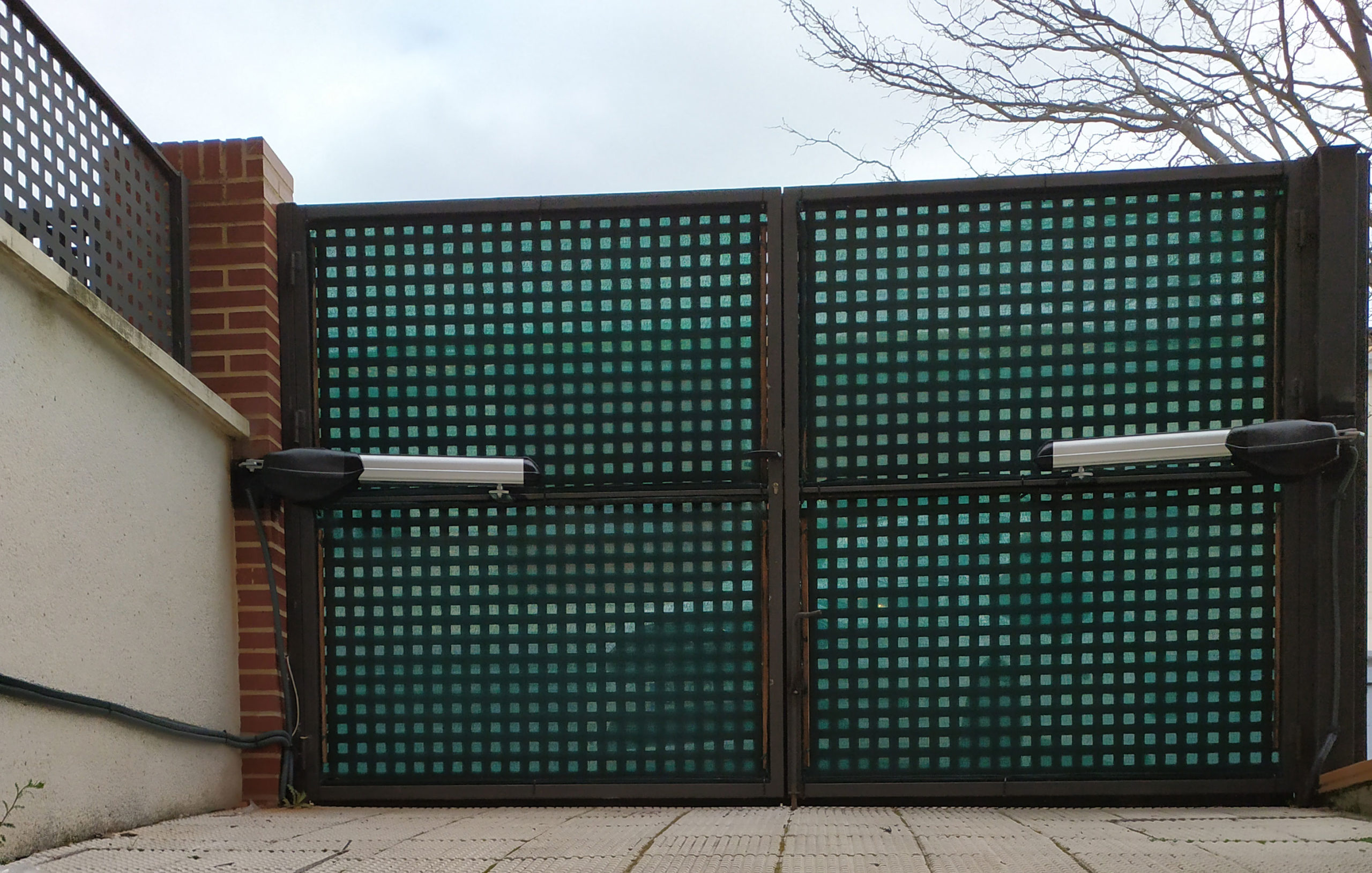 Automatismos avanzados para puertas de garaje abatibles Automatismos avanzados para puertas de garaje abatibles