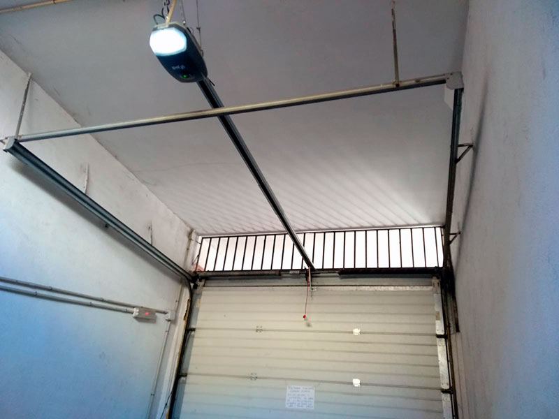 Escoger el motor de puerta de garaje adecuado