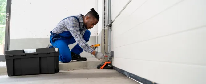 Descubre cómo automatizar tu vieja puerta de garaje -