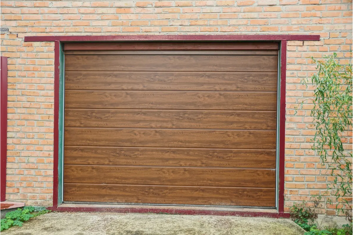 Puertas de garaje de madera: elegancia y estilo para tu hogar Puertas de garaje de madera: elegancia y estilo para tu hogar