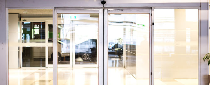 Transformar e innovar en negocios con puertas automáticas de cristal - Transformar e innovar en negocios con puertas automáticas de cristal