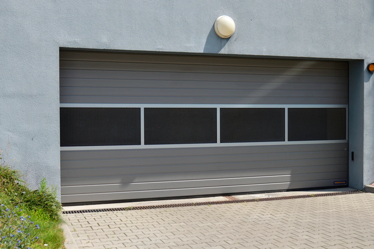 Puertas de garaje baratas: ¿Es recomendable comprarlas? Puertas de garaje baratas: ¿Es recomendable comprarlas?