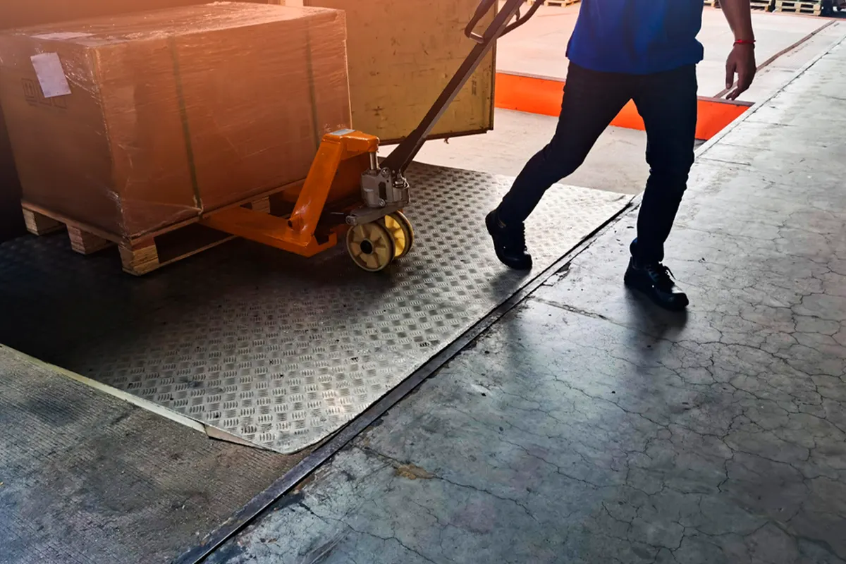 Soluciones inteligentes para muelles de carga: Automatización y control Soluciones inteligentes para muelles de carga: Automatización y control