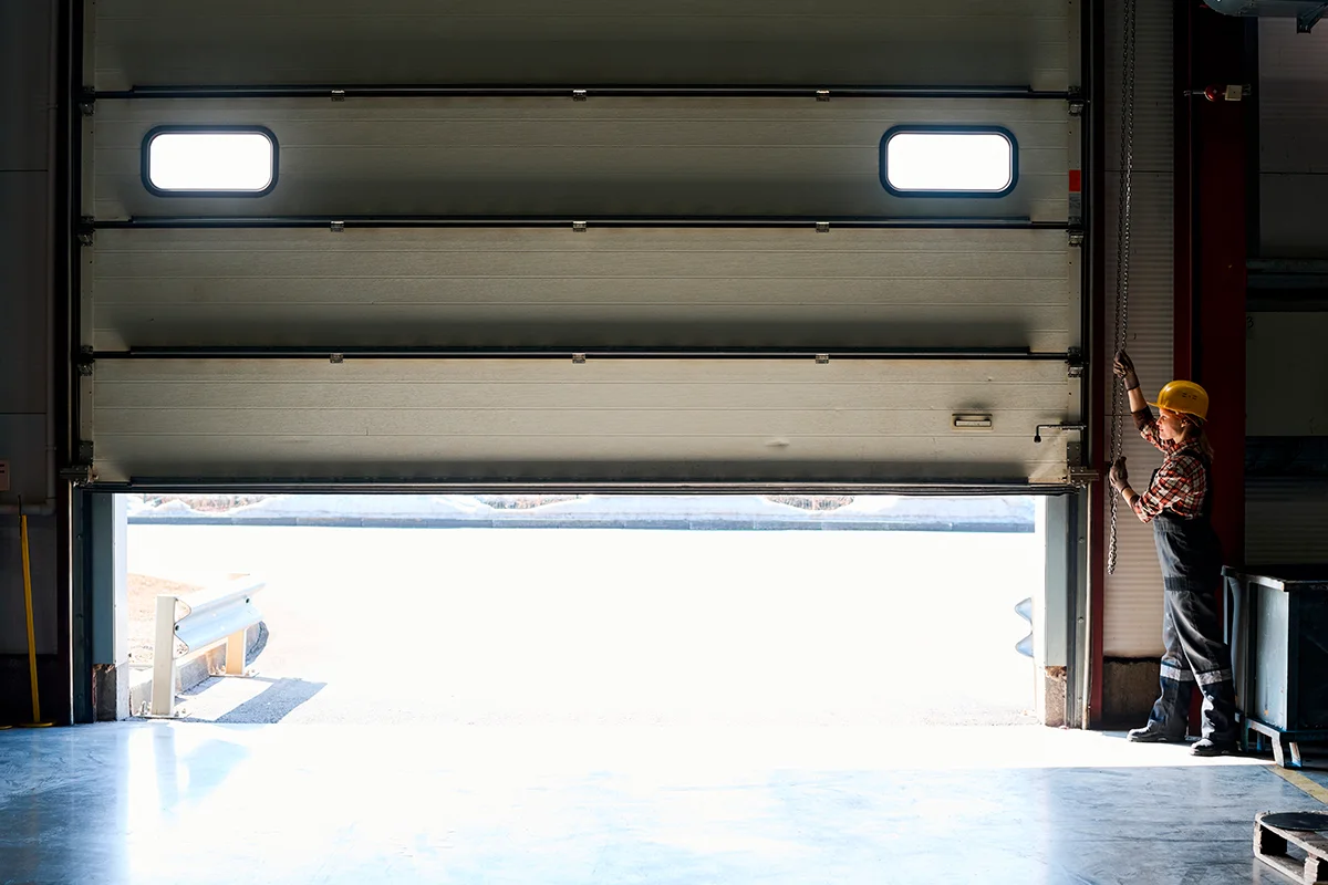 Cómo instalar una fotocélula en una puerta de garaje Cómo instalar una fotocélula en una puerta de garaje