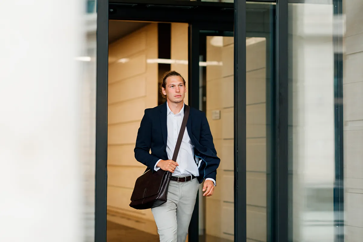 Errores comunes en la instalación de puertas automáticas de cristal y cómo evitarlos Errores comunes en la instalación de puertas automáticas de cristal y cómo evitarlos