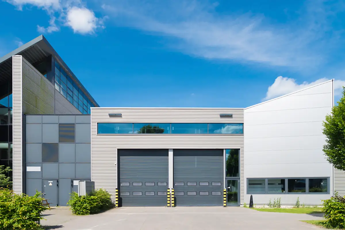 Soluciones de puertas automáticas para espacios industriales Soluciones de puertas automáticas para espacios industriales